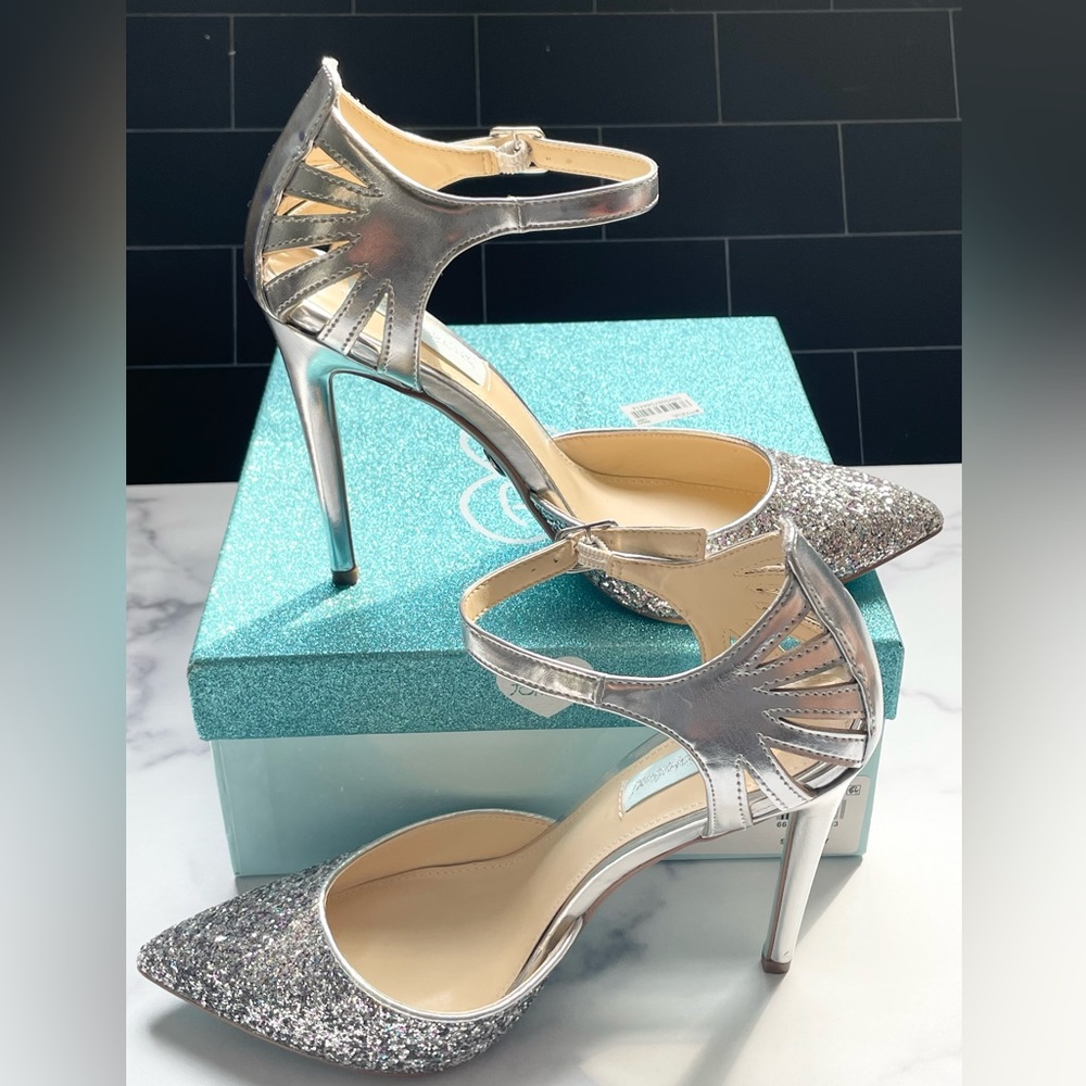Betsey Johnson Avery Metallic Pump